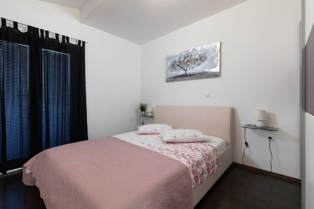Apartments Bubalo Omiš Zewnętrze zdjęcie