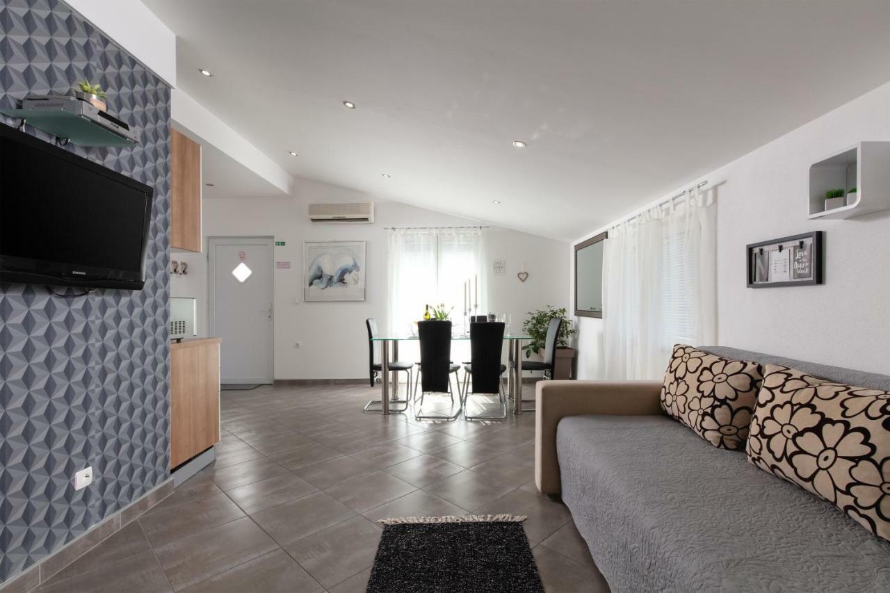 Apartments Bubalo Omiš Zewnętrze zdjęcie